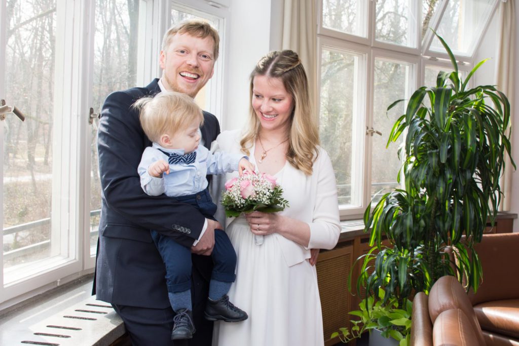 Das spannendste an der Trauung bei der Winterhochzeit in Schwabing: Die Blumen