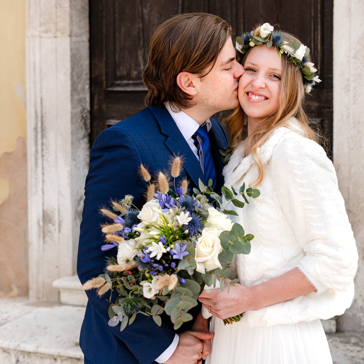 Brautpaarportrait zum Feedback über meine Hochzeitsbilder aus München - Hochzeitsfotograf München Preise