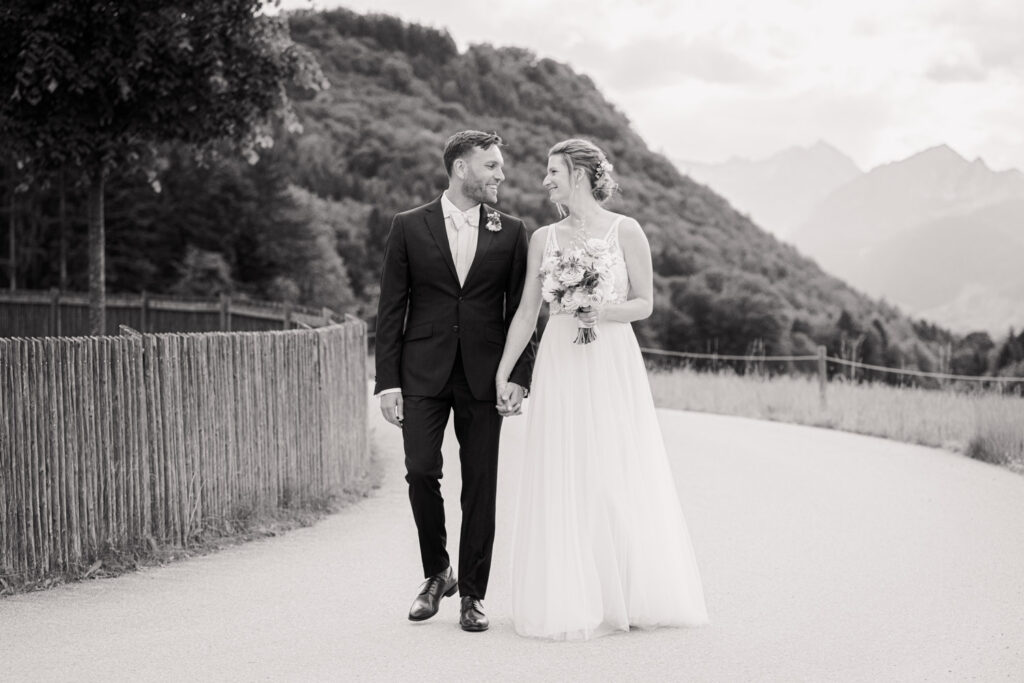 Hochzeitsfoto schwarz-weiß - als Hochzeitsfotograf aus München zeige ich auch hierfür die Preise auf meiner Website